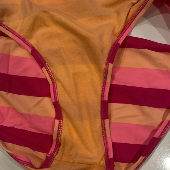 Bikin(2 piece)  - Picture 6 of 6